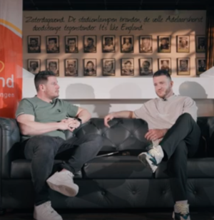 Beeld Randy Wolters op de bank