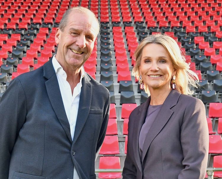 Jan-Willem Dop van Go Ahead Eagles en Petra Teunis van Salland Zorgverzekeringen